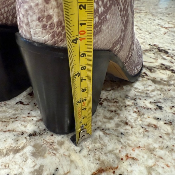 Dolce Vita Samie snake print leather ankle high block heel bootie size 9 beige - Picture 5 of 6